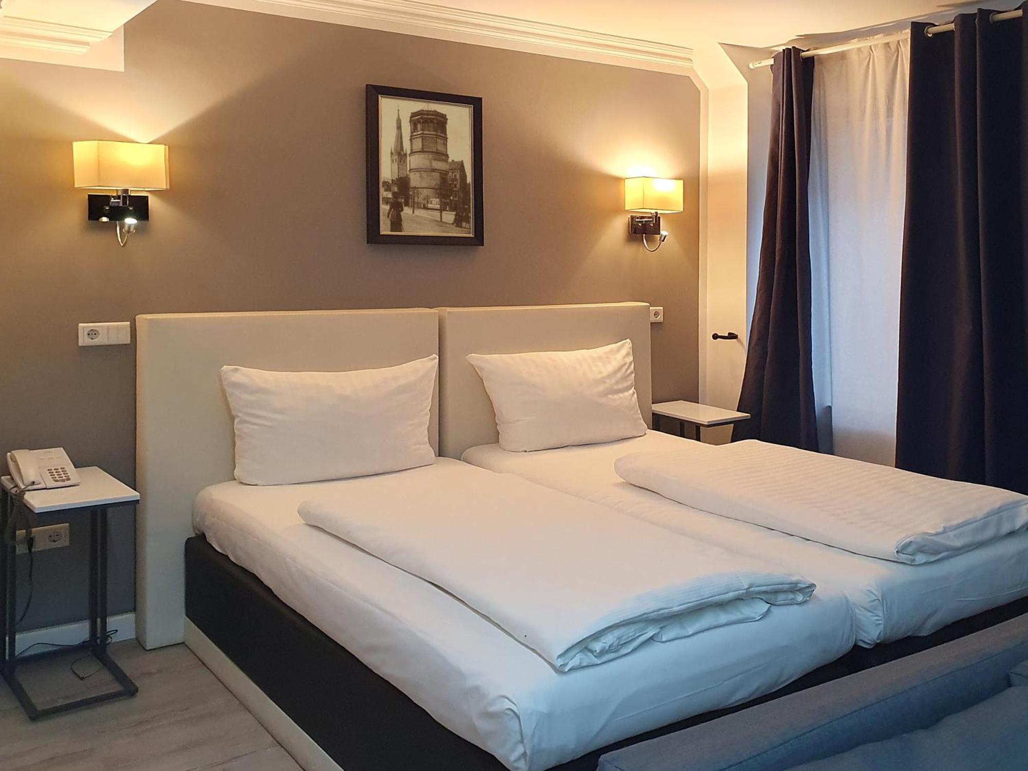 Rheinmetropole Hotel Дюссельдорф Экстерьер фото