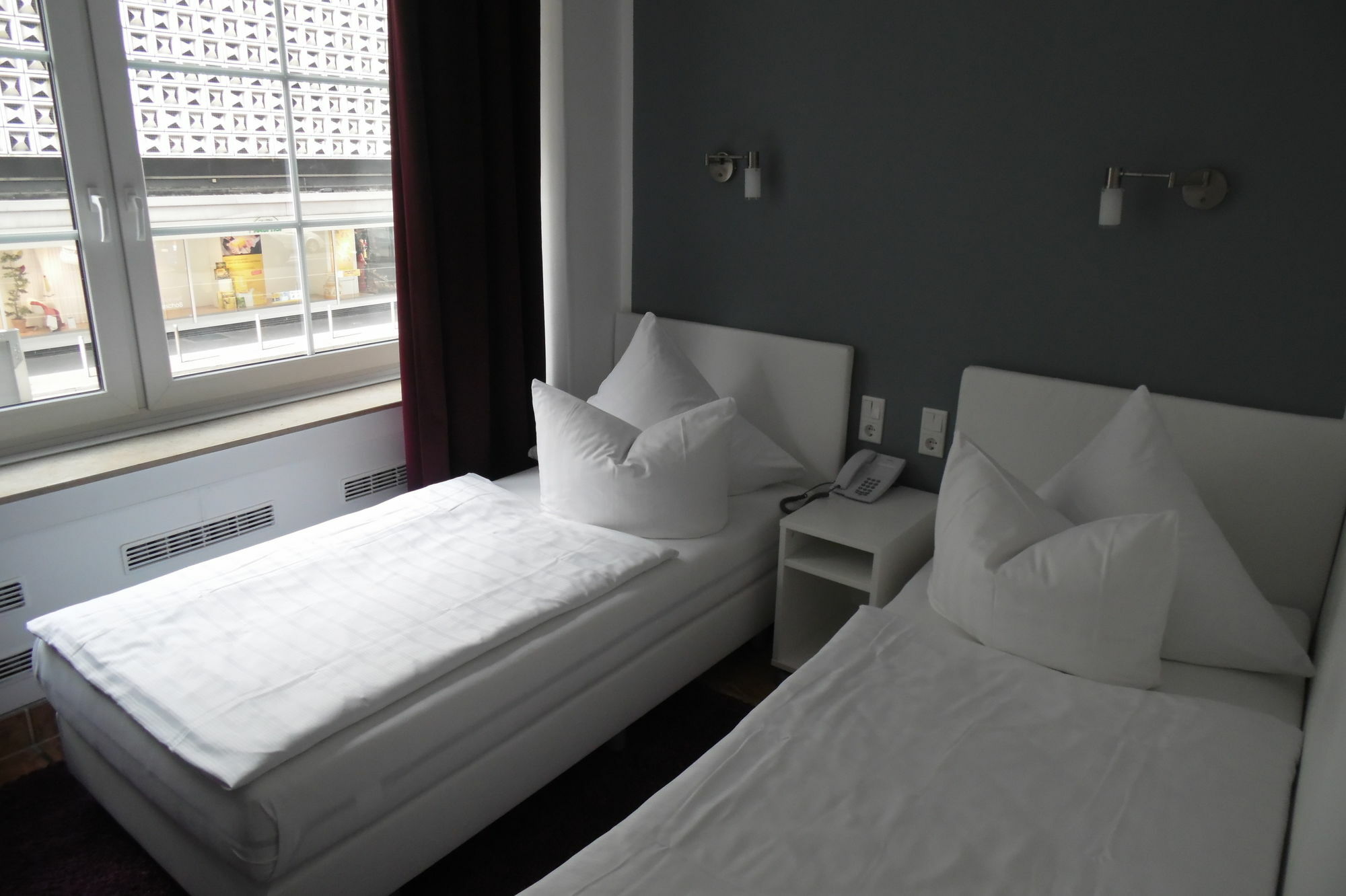 Rheinmetropole Hotel Дюссельдорф Экстерьер фото